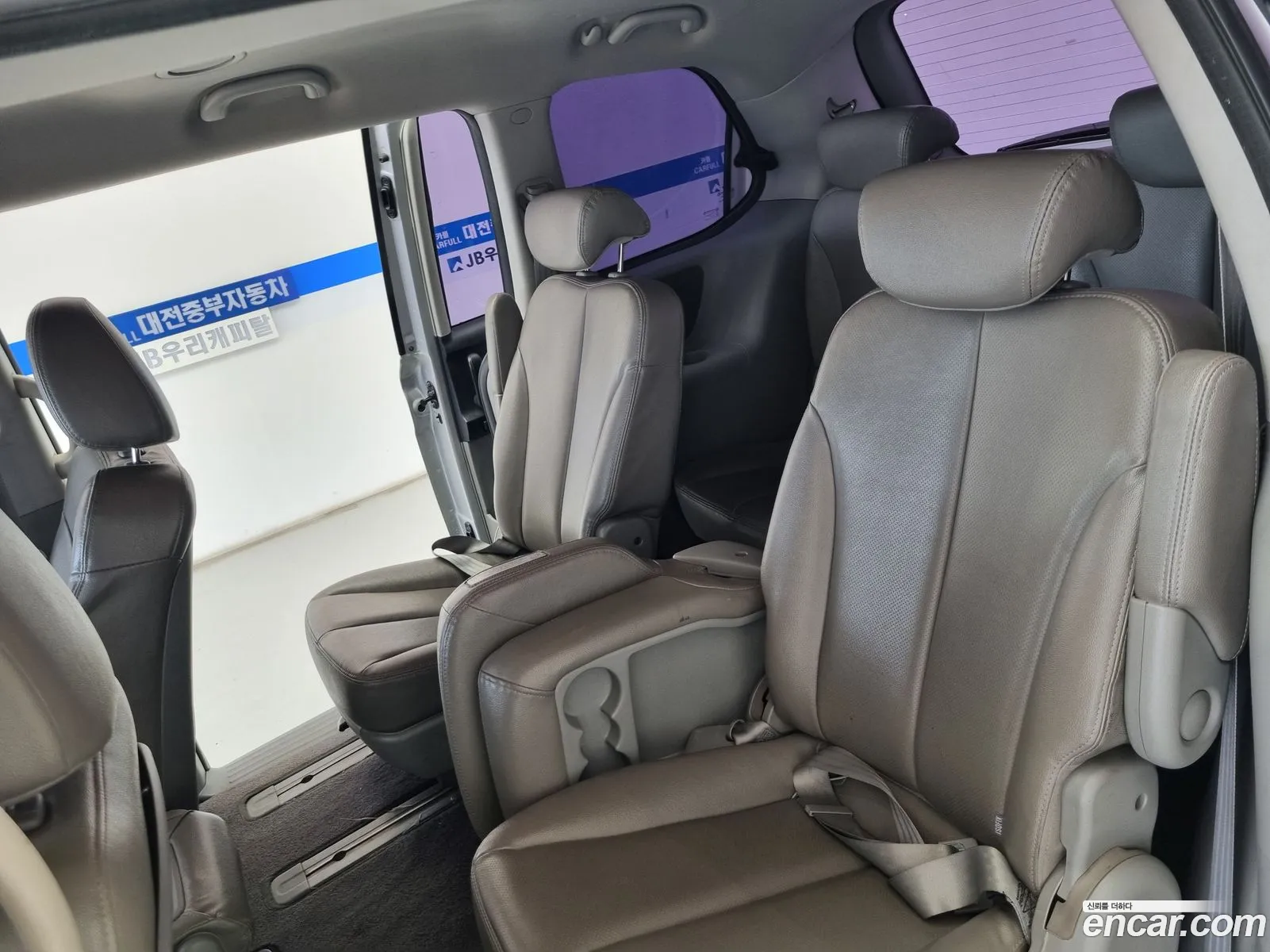 Kia Carnival R 2011 — 13