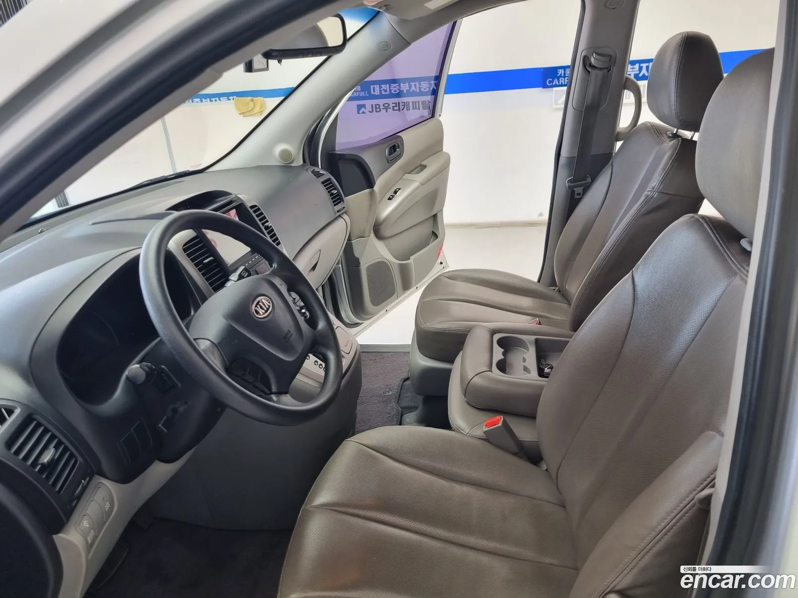 Kia Carnival R 2011 — 10