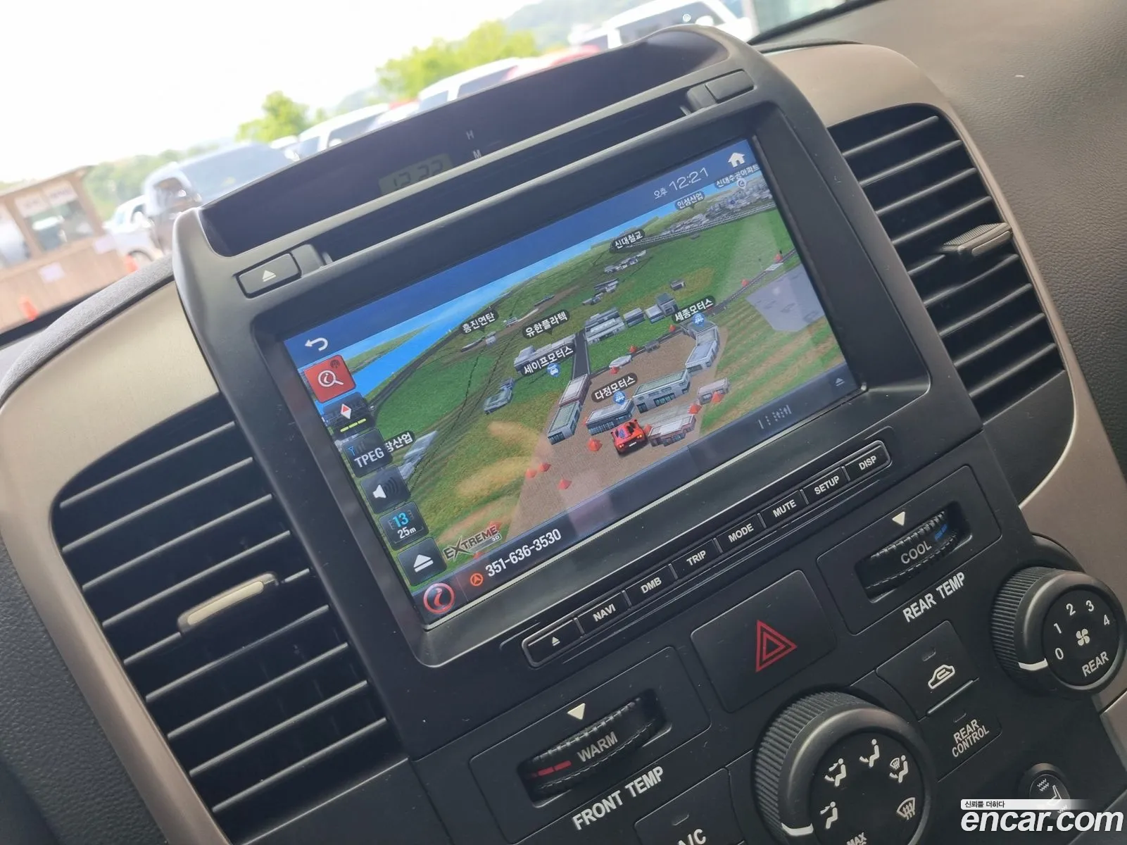 Kia Carnival R 2011 — 17