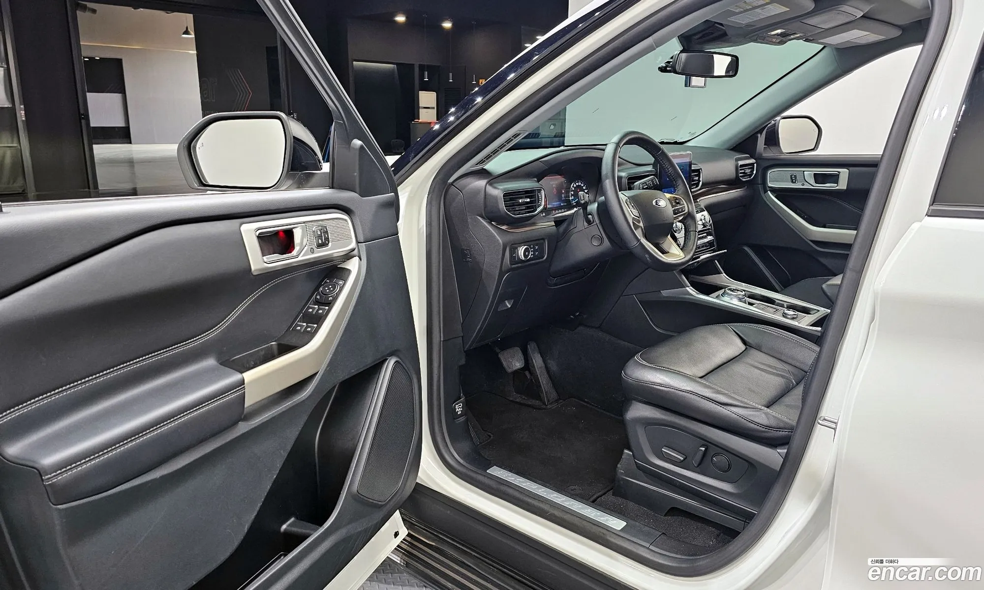Ford Explorer 6th Gen 2022 1FMSK8FH3NGB80437 — 28