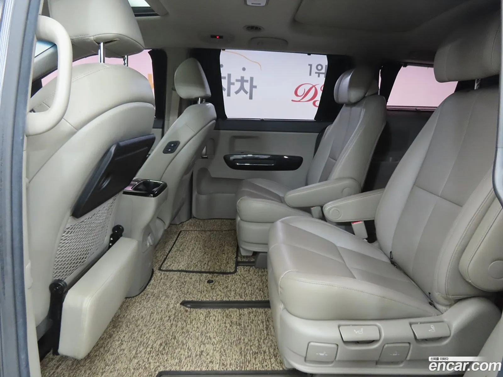 Kia Carnival 2016 — 18