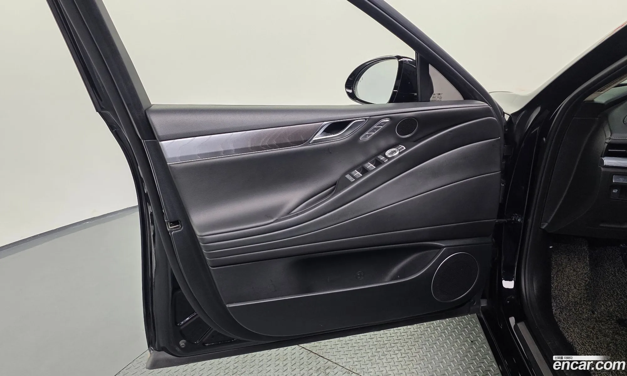 Genesis G80 2020 KMTGB41CBMU017923 — 19