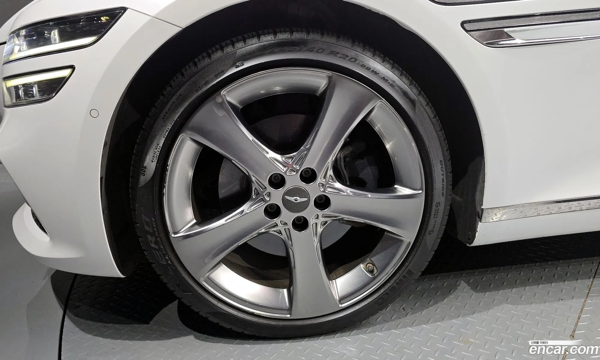 Genesis G80 2020 KMTGB41CBMU011653 — 32