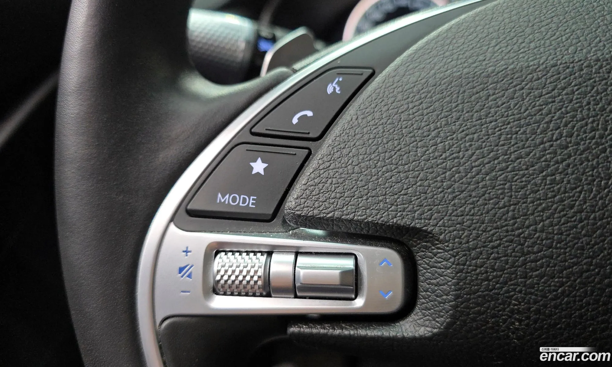 Genesis G80 2020 KMTGB41CBMU011653 — 2