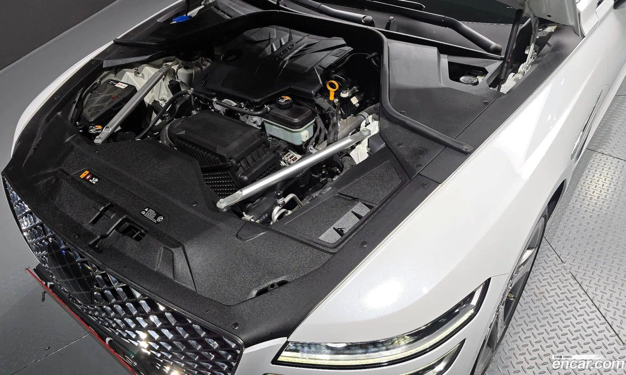 Genesis G80 2020 KMTGB41CBMU011653 — 7