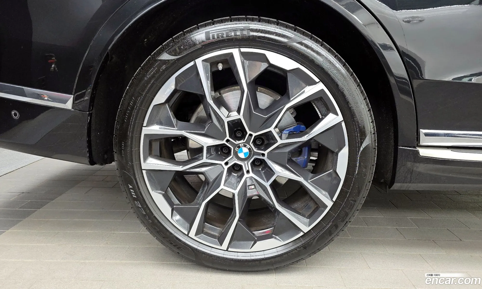 BMW X7 2024 — 16