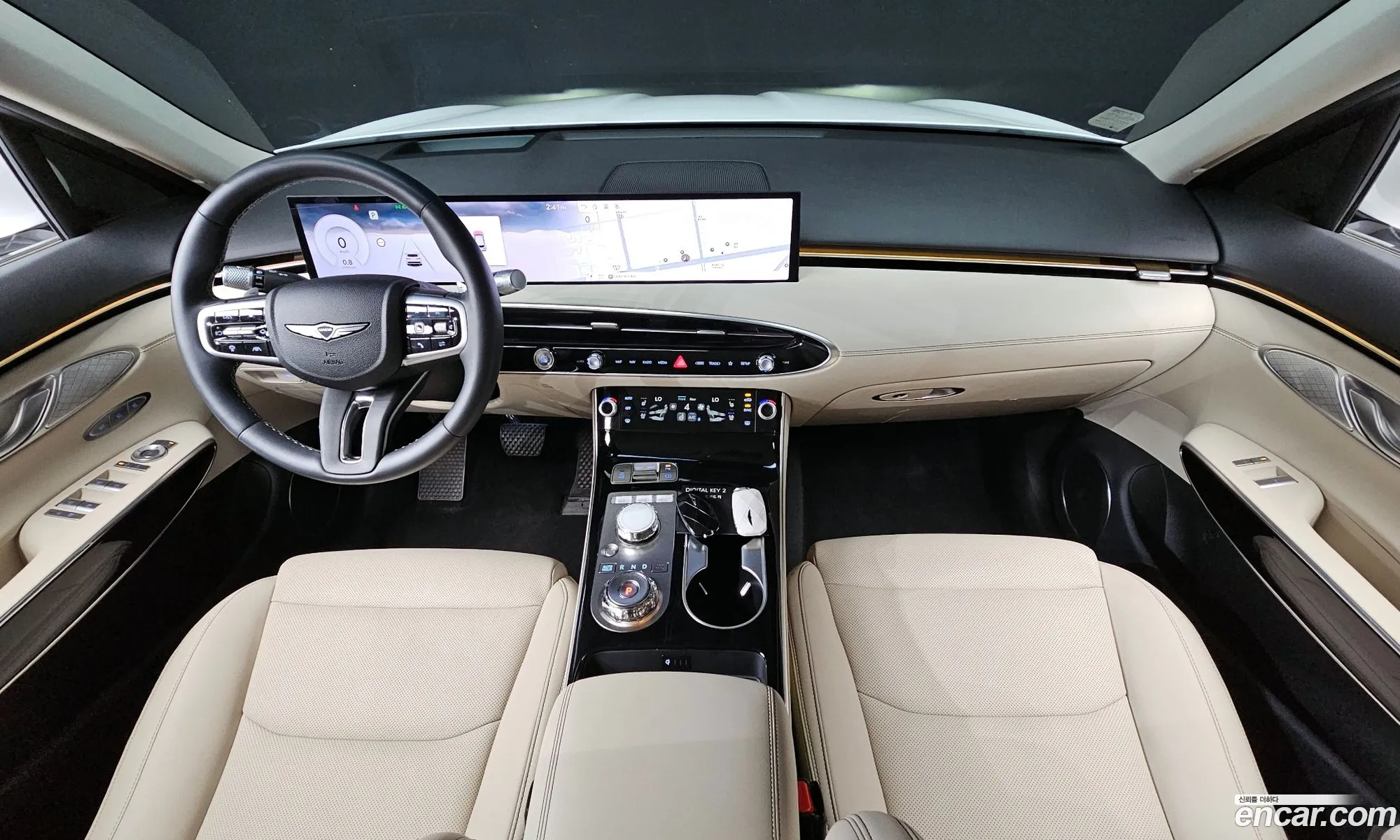 Genesis GV70 2024 KMTMA81BBSU182963 — 5