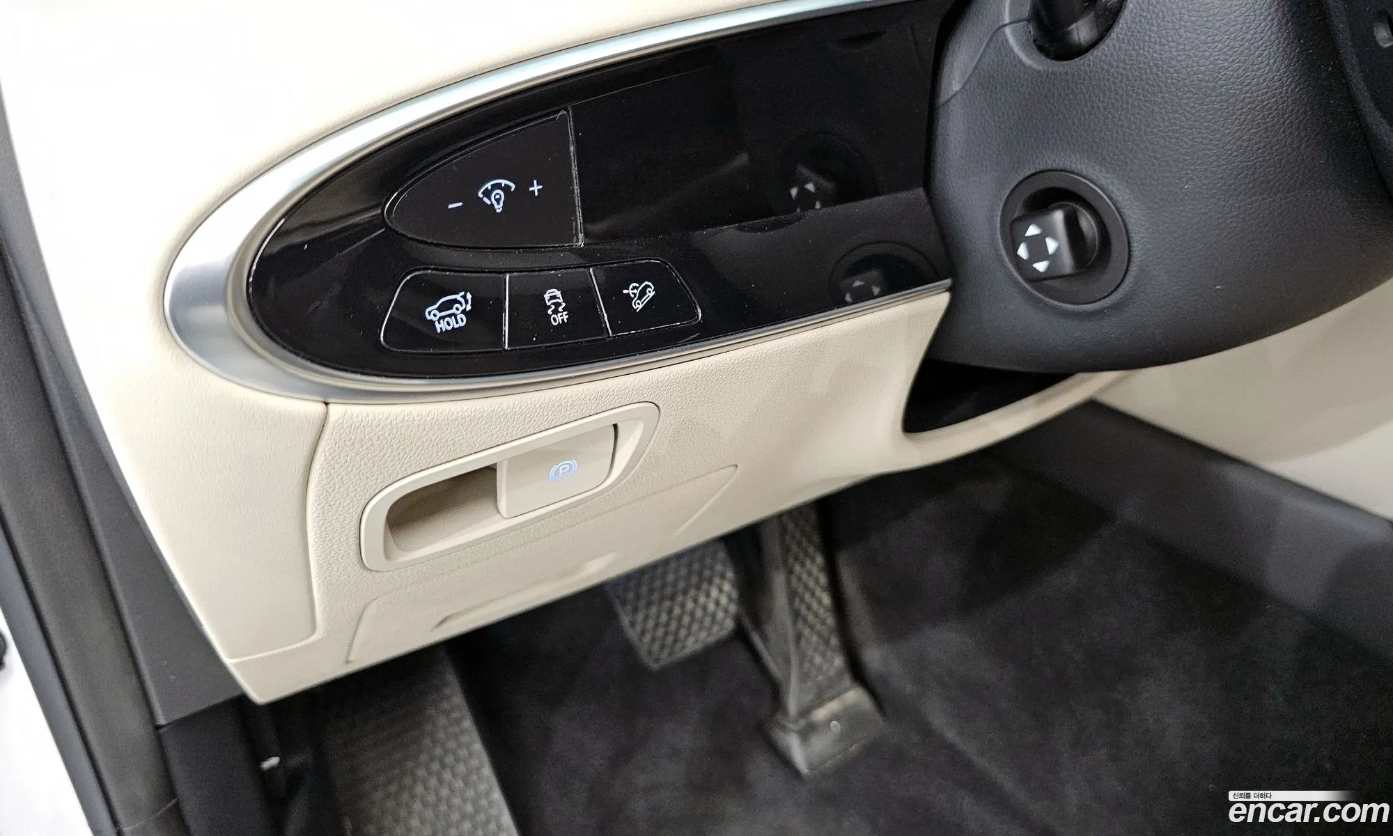 Genesis GV70 2024 KMTMA81BBSU182963 — 6