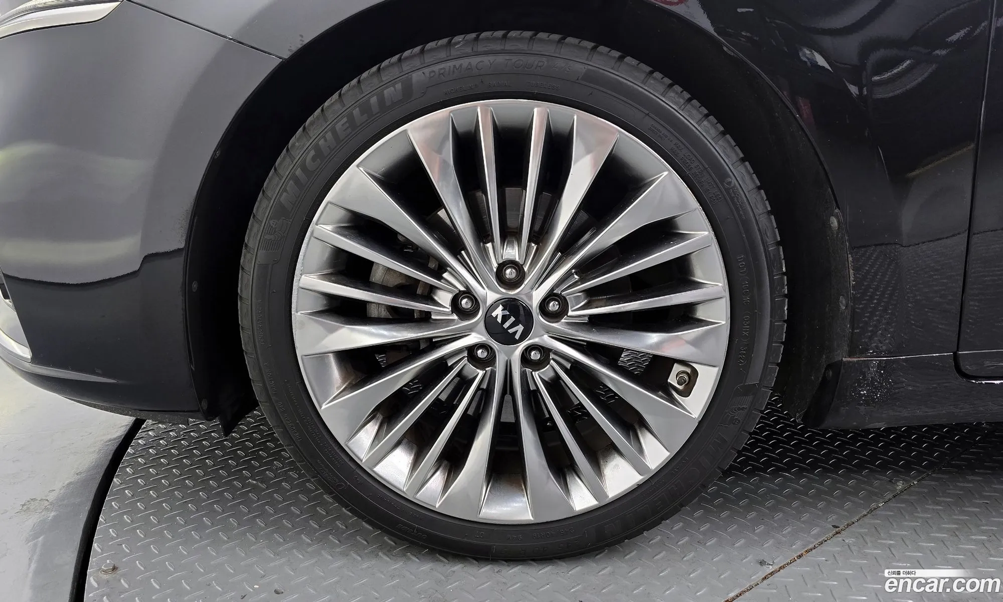 Kia K7 2017 KNALC411BHA085990 — 19