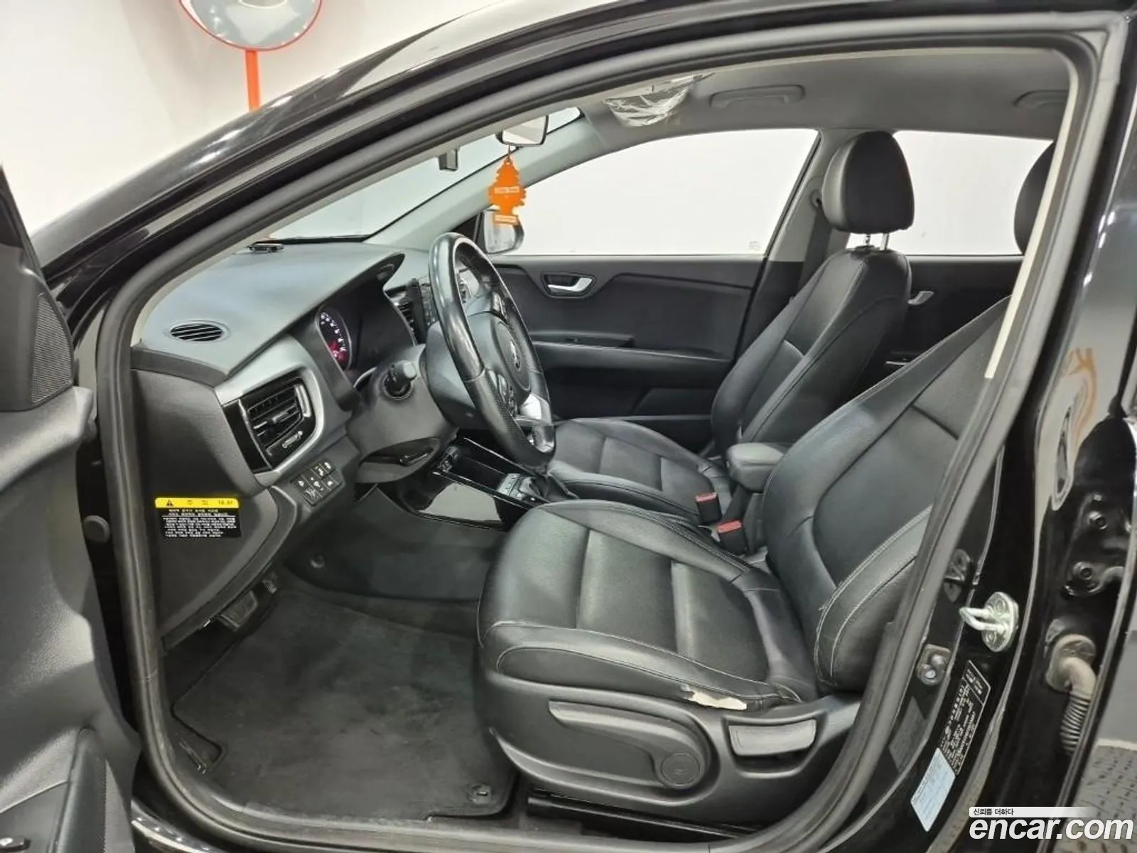 Kia Stonic 2017 — 9