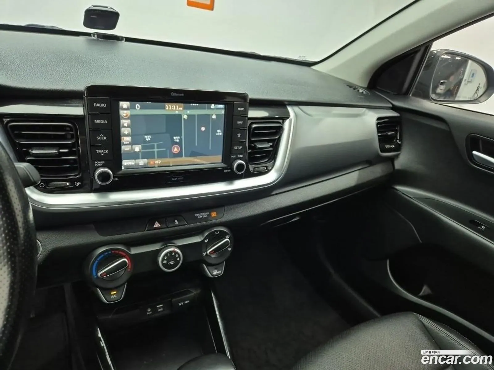Kia Stonic 2017 — 12
