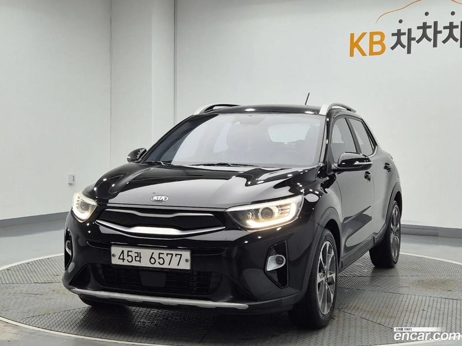 Kia Stonic 2017 — 17