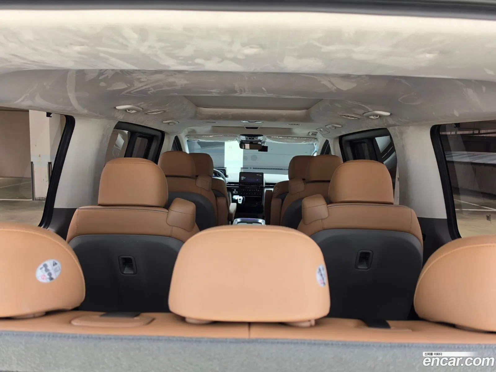 Hyundai Staria 2025 — 10