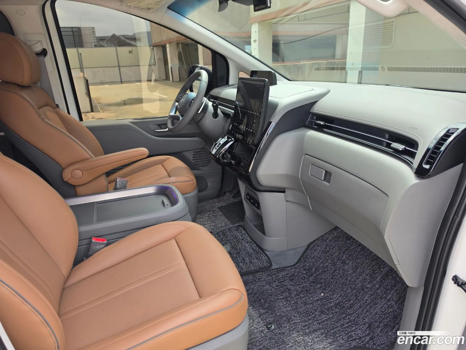 Hyundai Staria 2025 — 9
