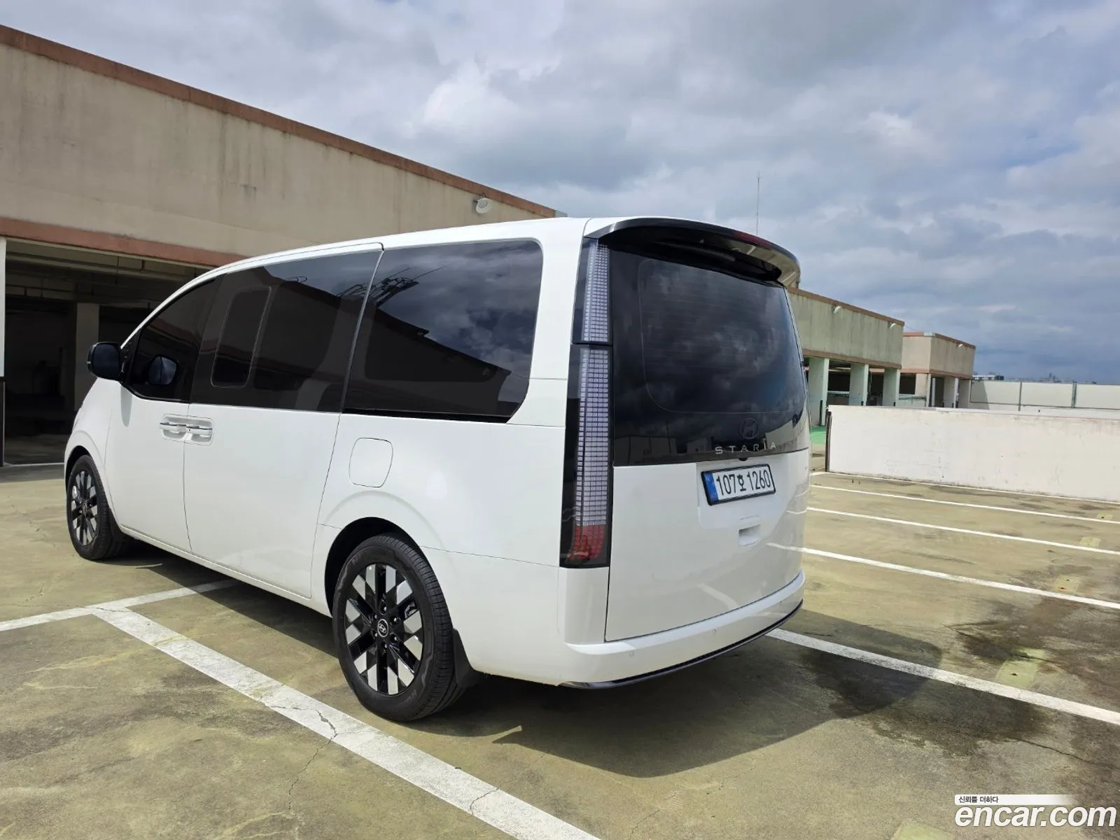 Hyundai Staria 2025 — 13