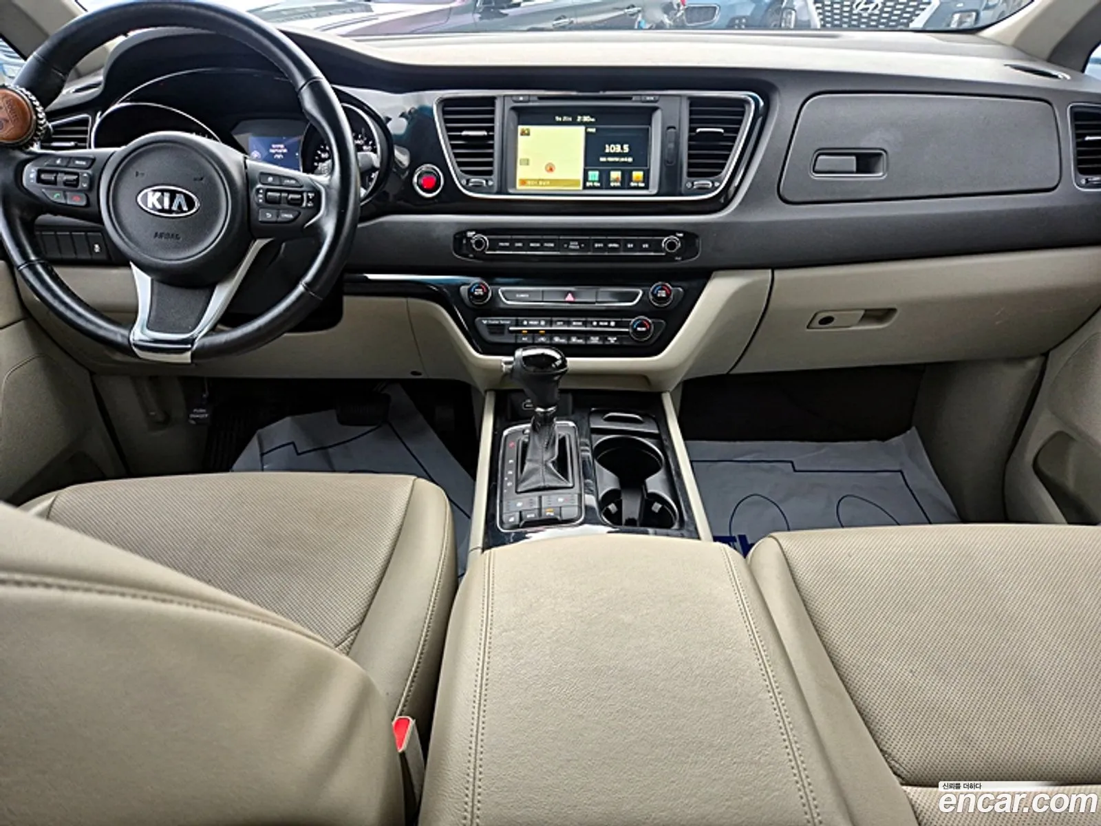 Kia Carnival 2015 — 13