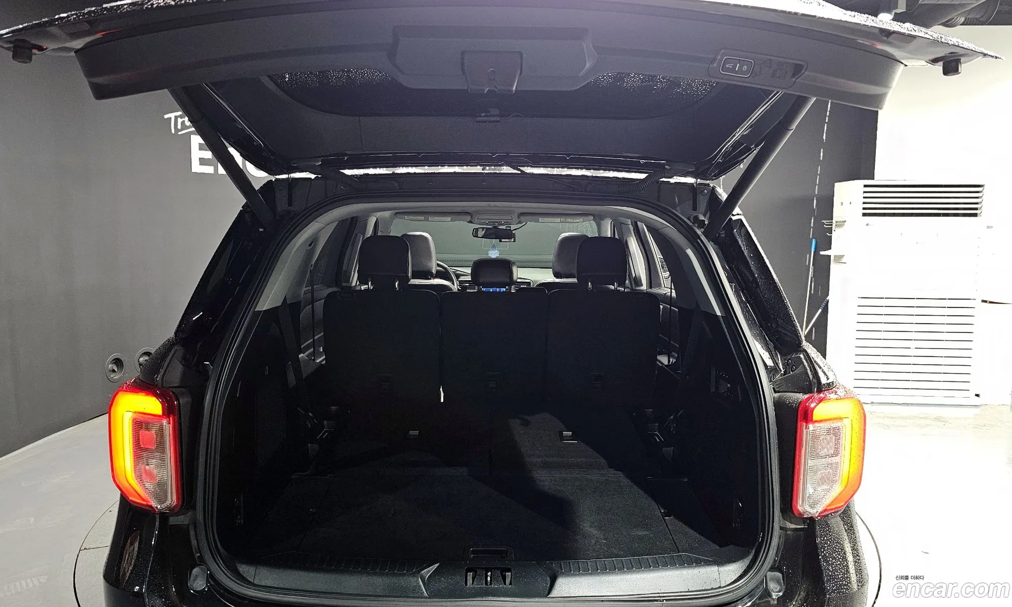 Ford Explorer 6th Gen 2020 1FMSK8FH5LGC54616 — 7
