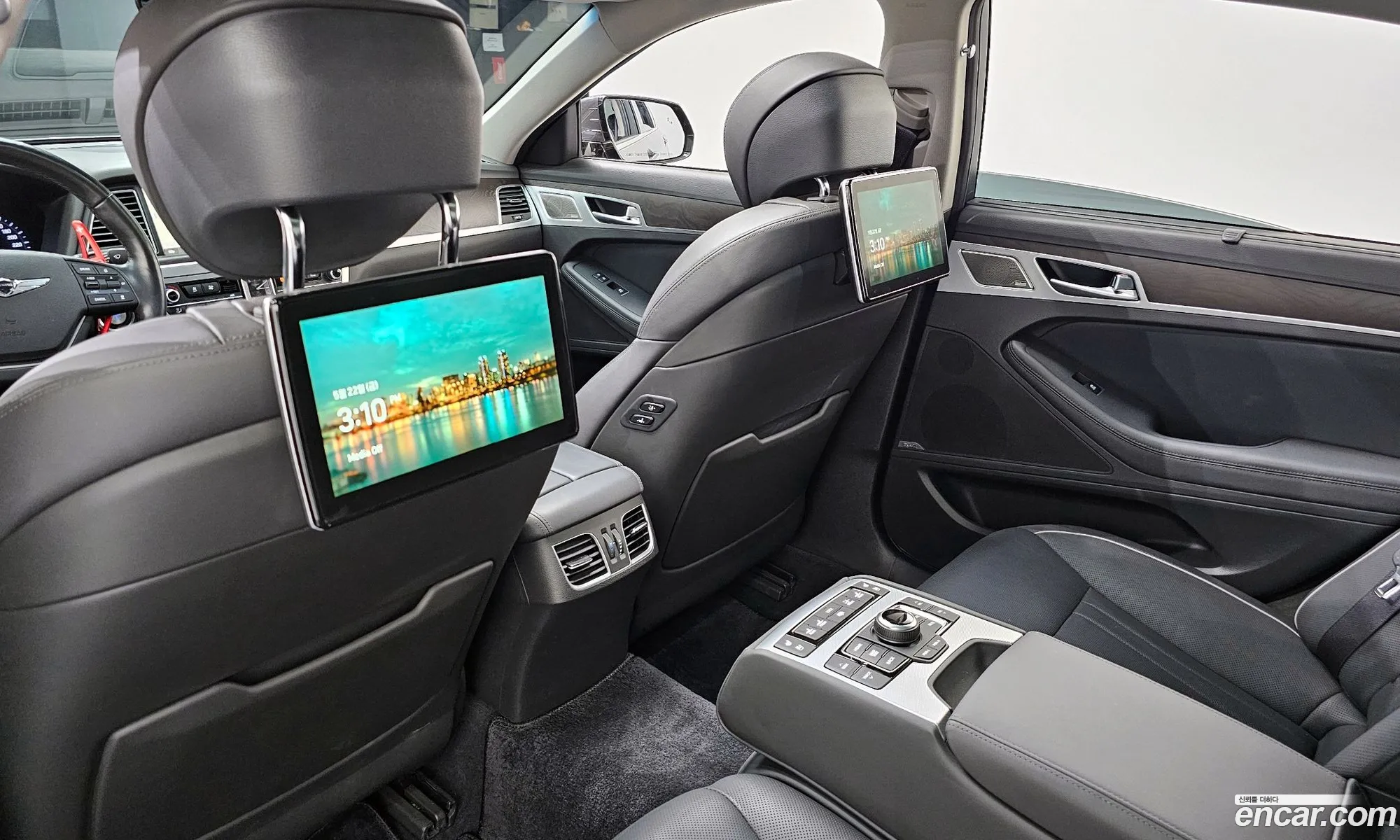 Genesis G80 2018 — 23