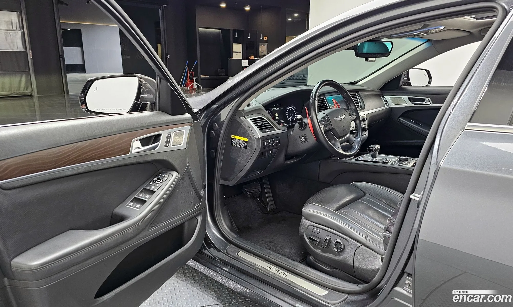 Genesis G80 2018 — 12