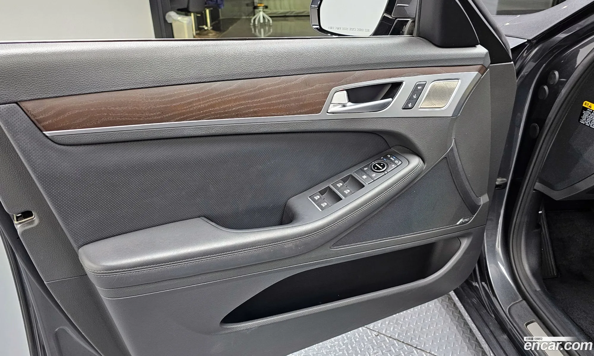 Genesis G80 2018 — 18