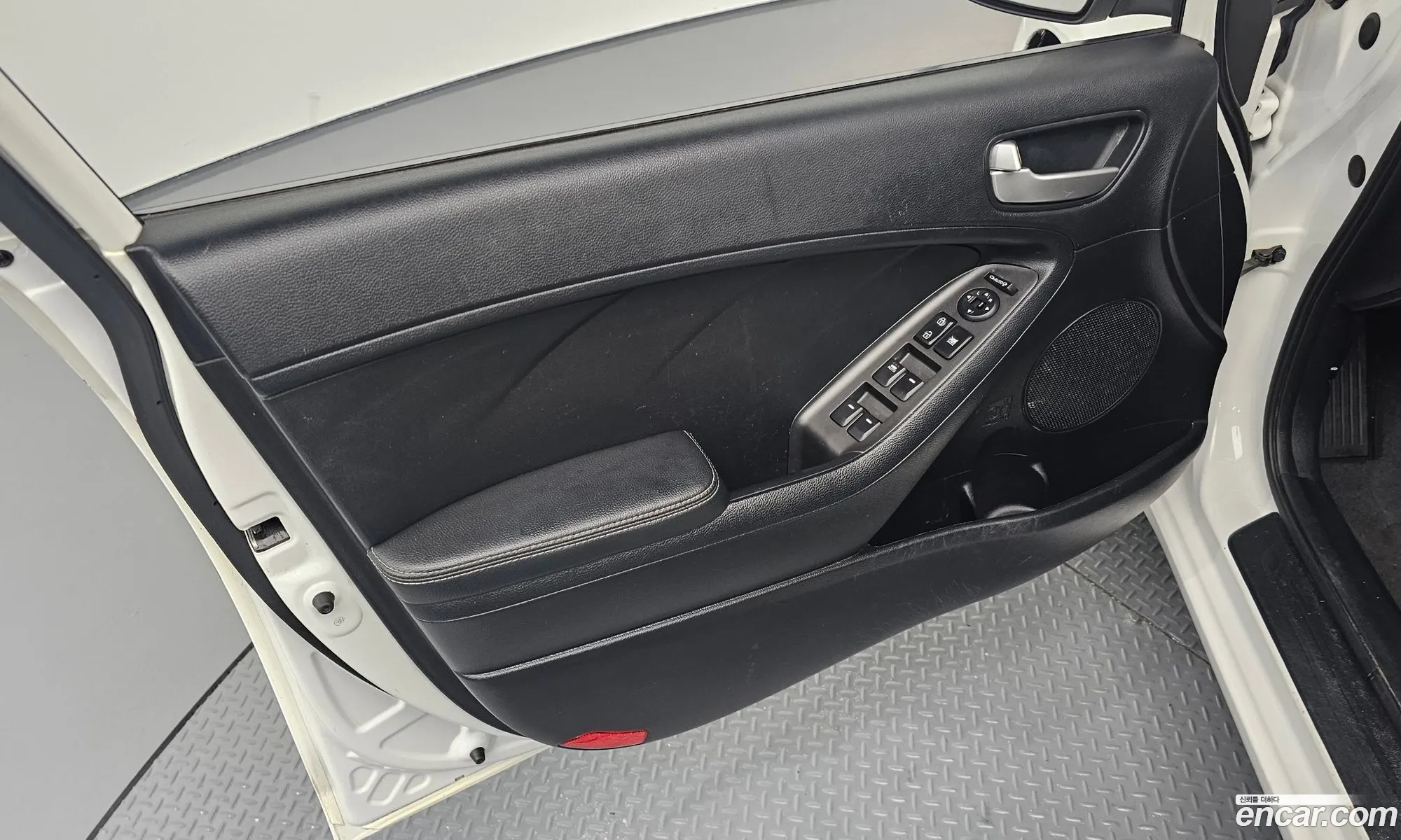 Kia K3 2014 KNAFK412BFA357561 — 25