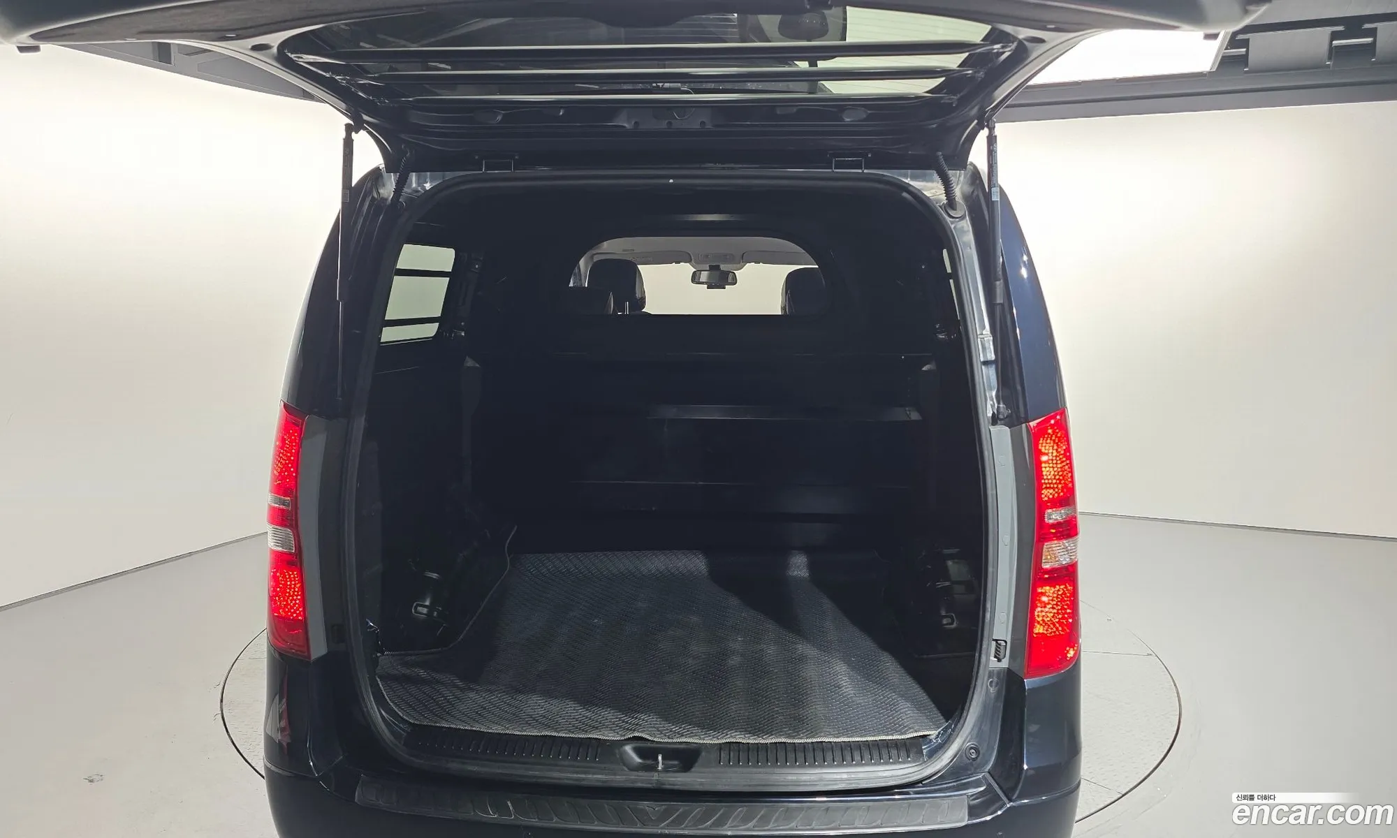 Hyundai Grand Starex 2019 — 30