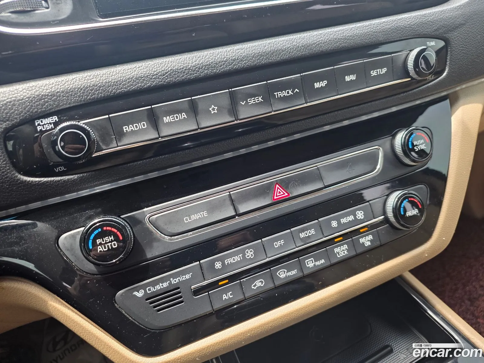 Kia Carnival 2019 — 18