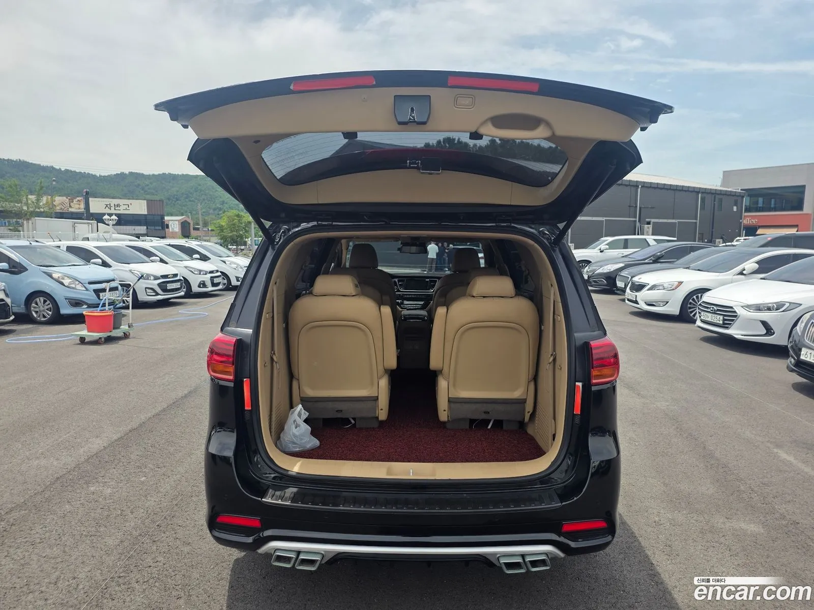 Kia Carnival 2019 — 16