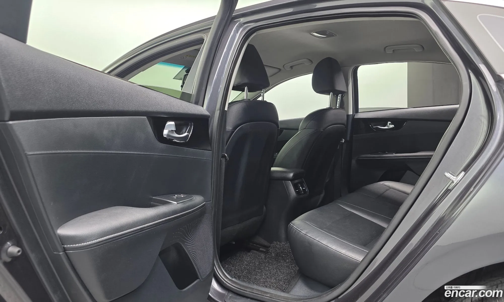 Kia K3 2018 KNAF541BEKA820445 — 5
