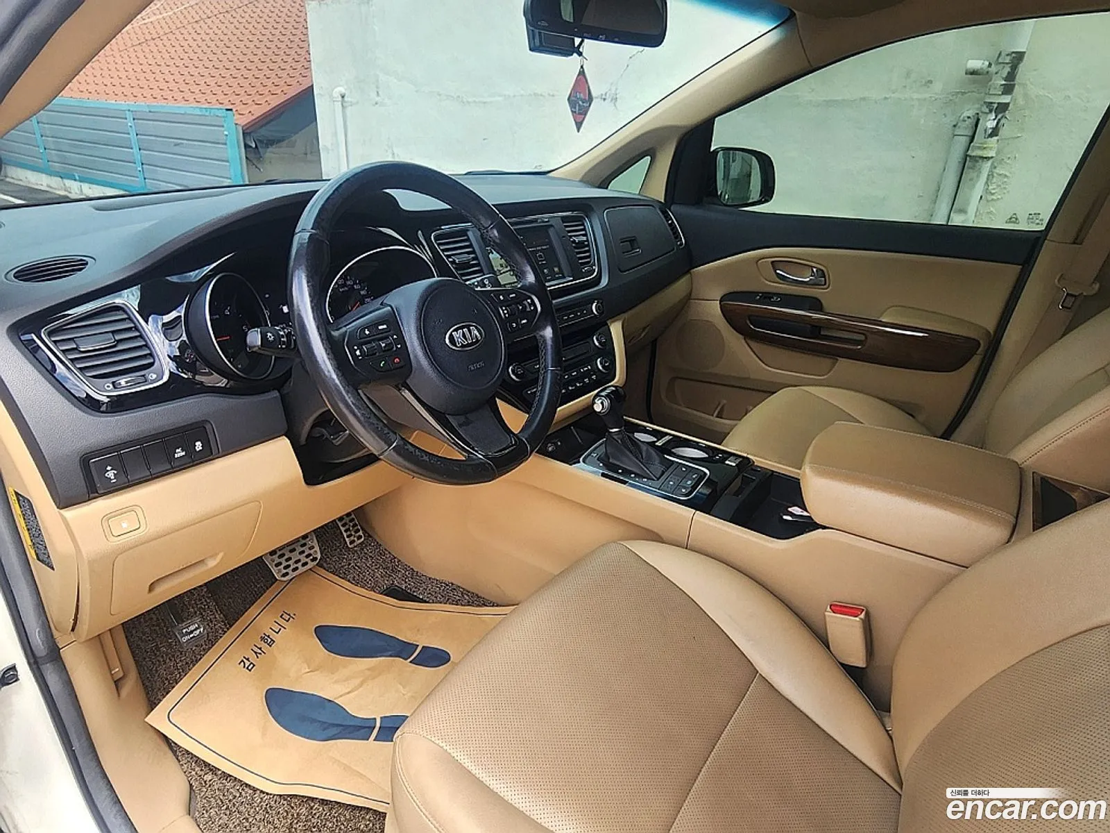 Kia Carnival 2014 — 12