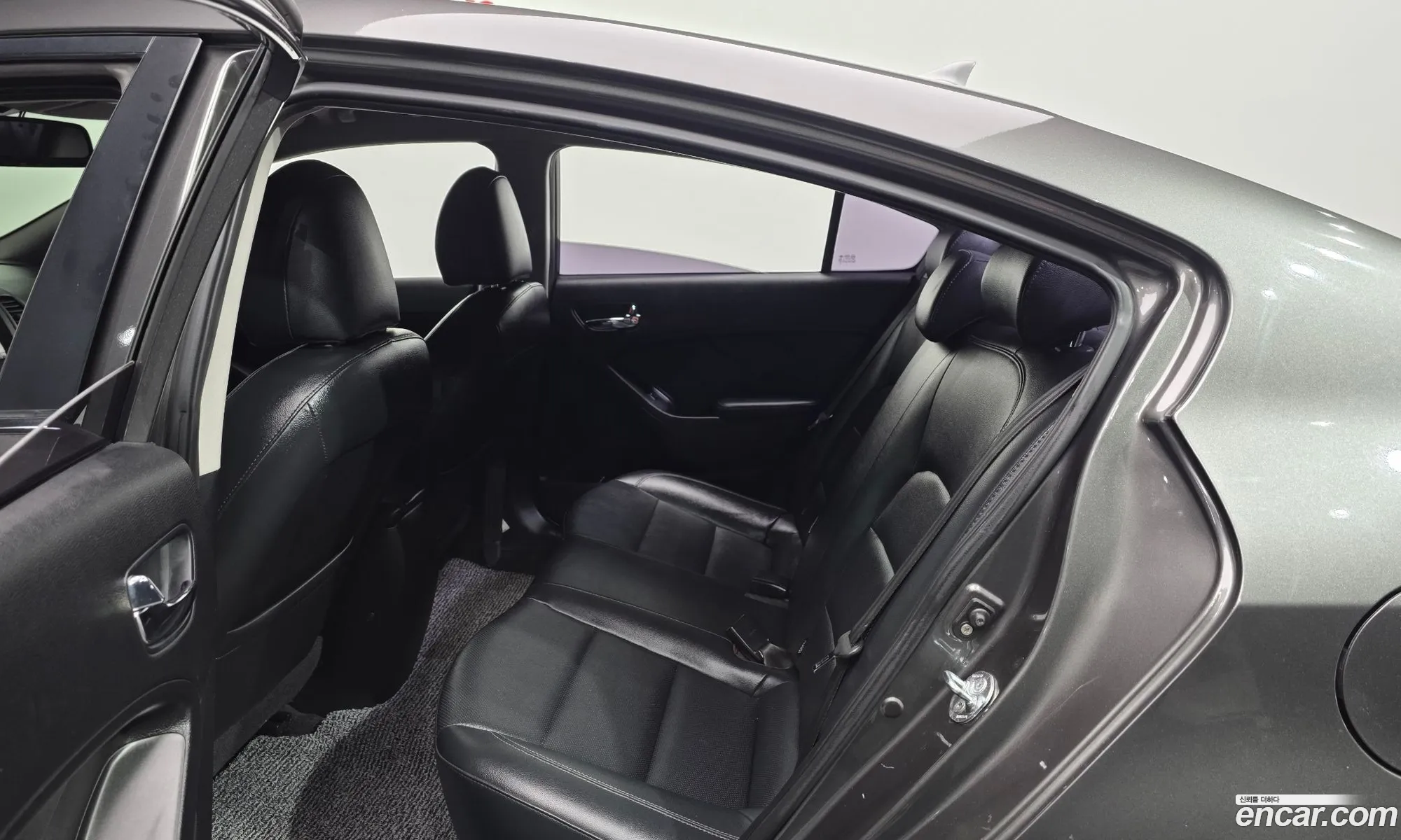 Kia K3 2013 KNAFZ412BDA811016 — 24