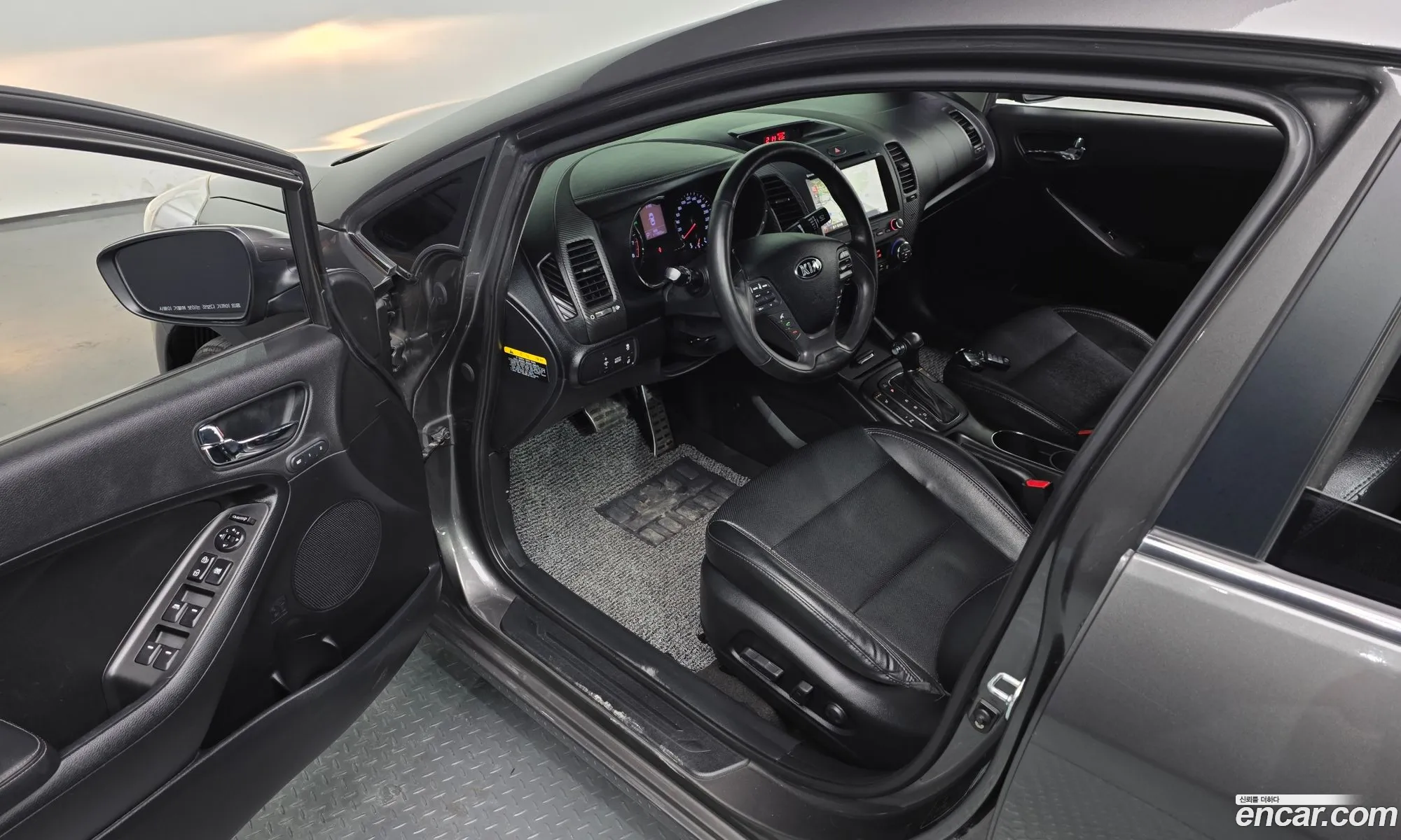 Kia K3 2013 KNAFZ412BDA811016 — 28