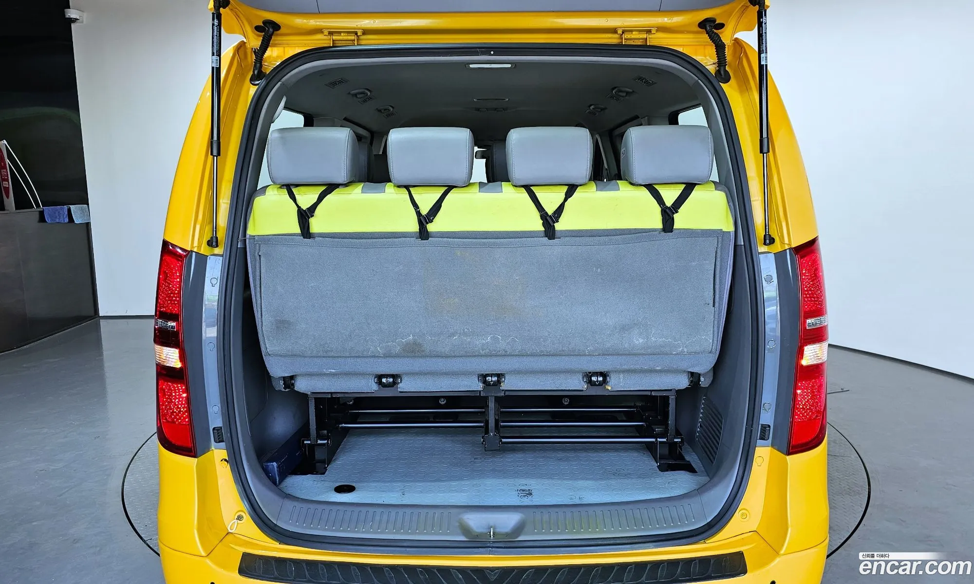 Hyundai Grand Starex 2018 — 13