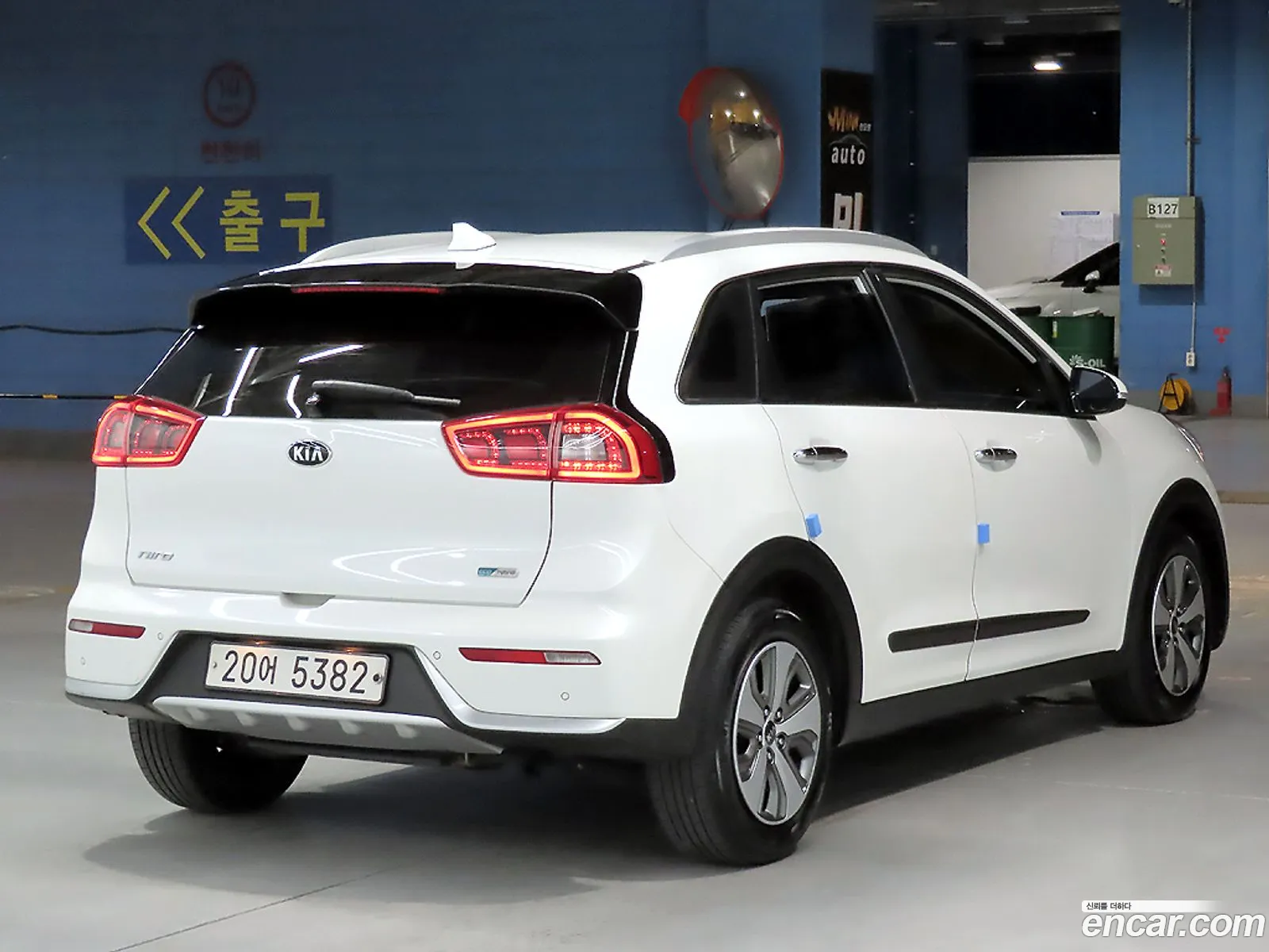 Kia Niro 2017 — 2