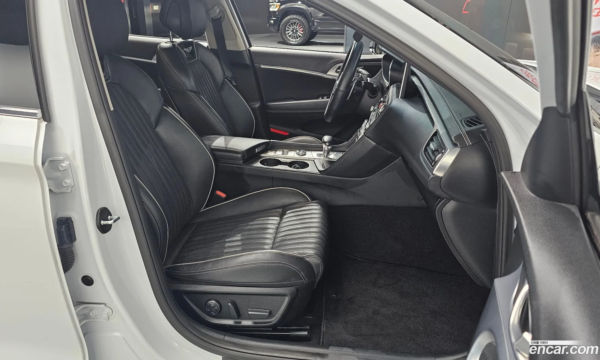 Genesis G70 2019 KMTG441BBKU041252 — 5