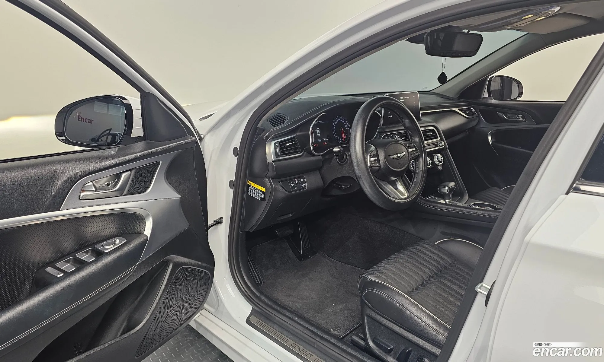 Genesis G70 2019 KMTG441BBKU041252 — 16