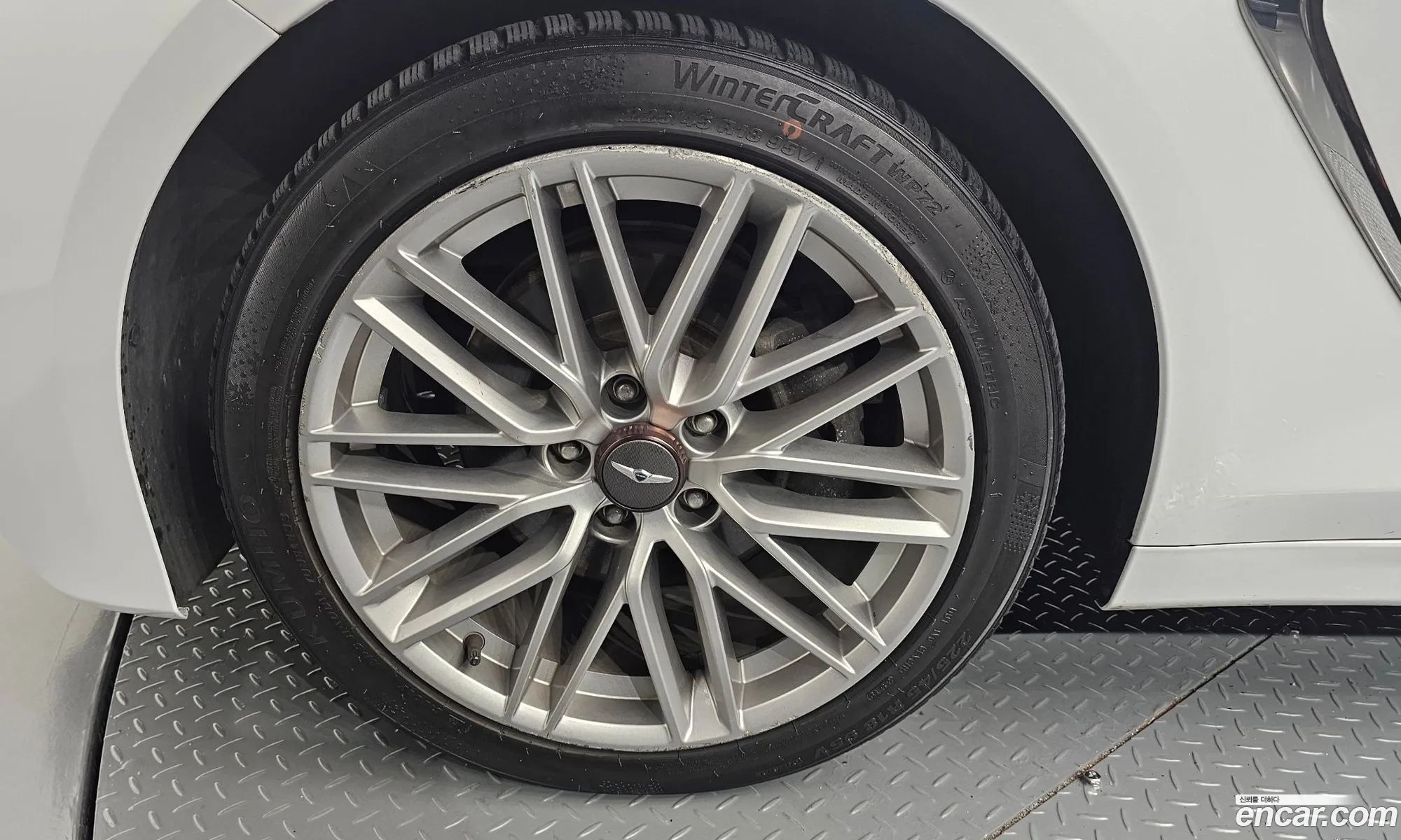 Genesis G70 2019 KMTG441BBKU041252 — 18