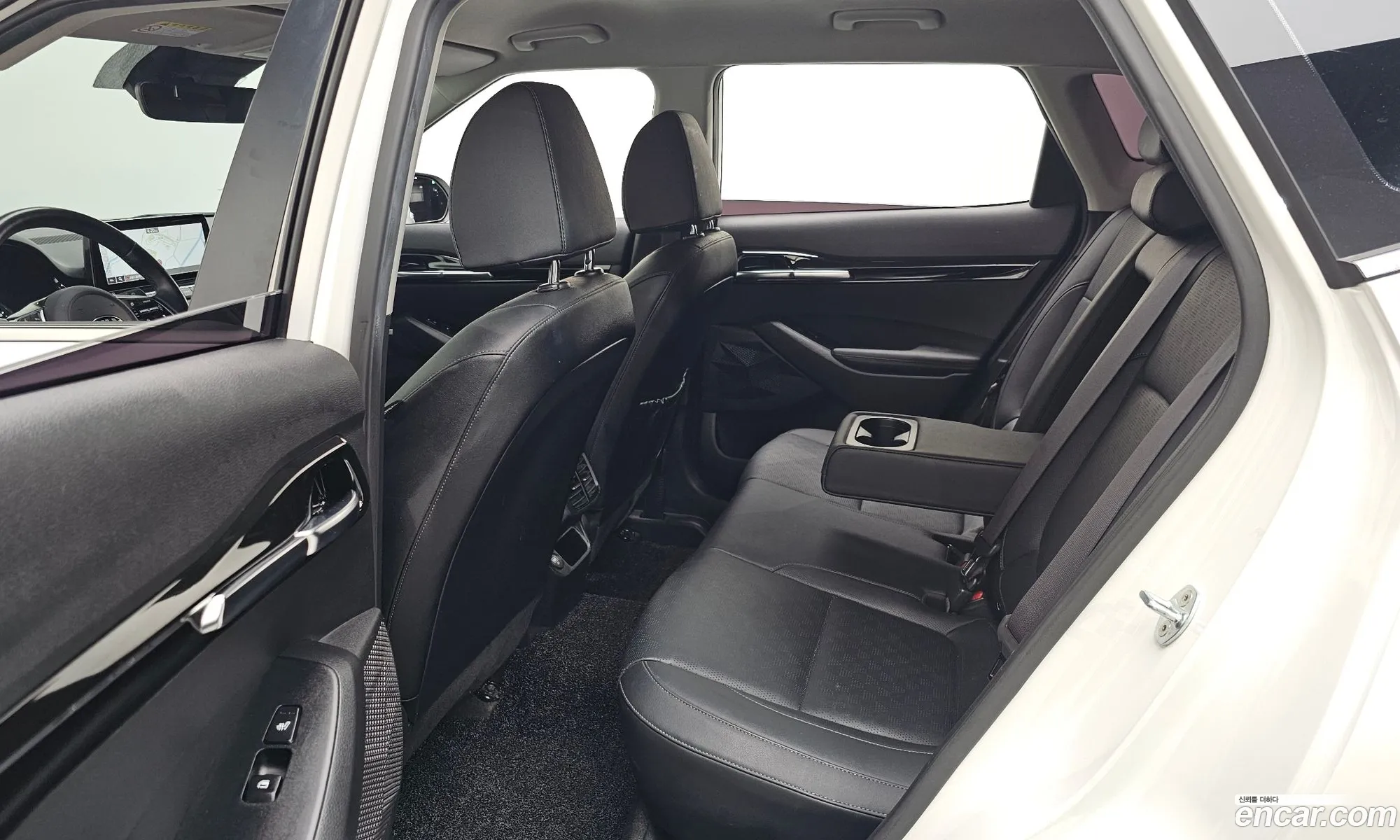 Kia Seltos 2019 KNAET812GLK003976 — 29