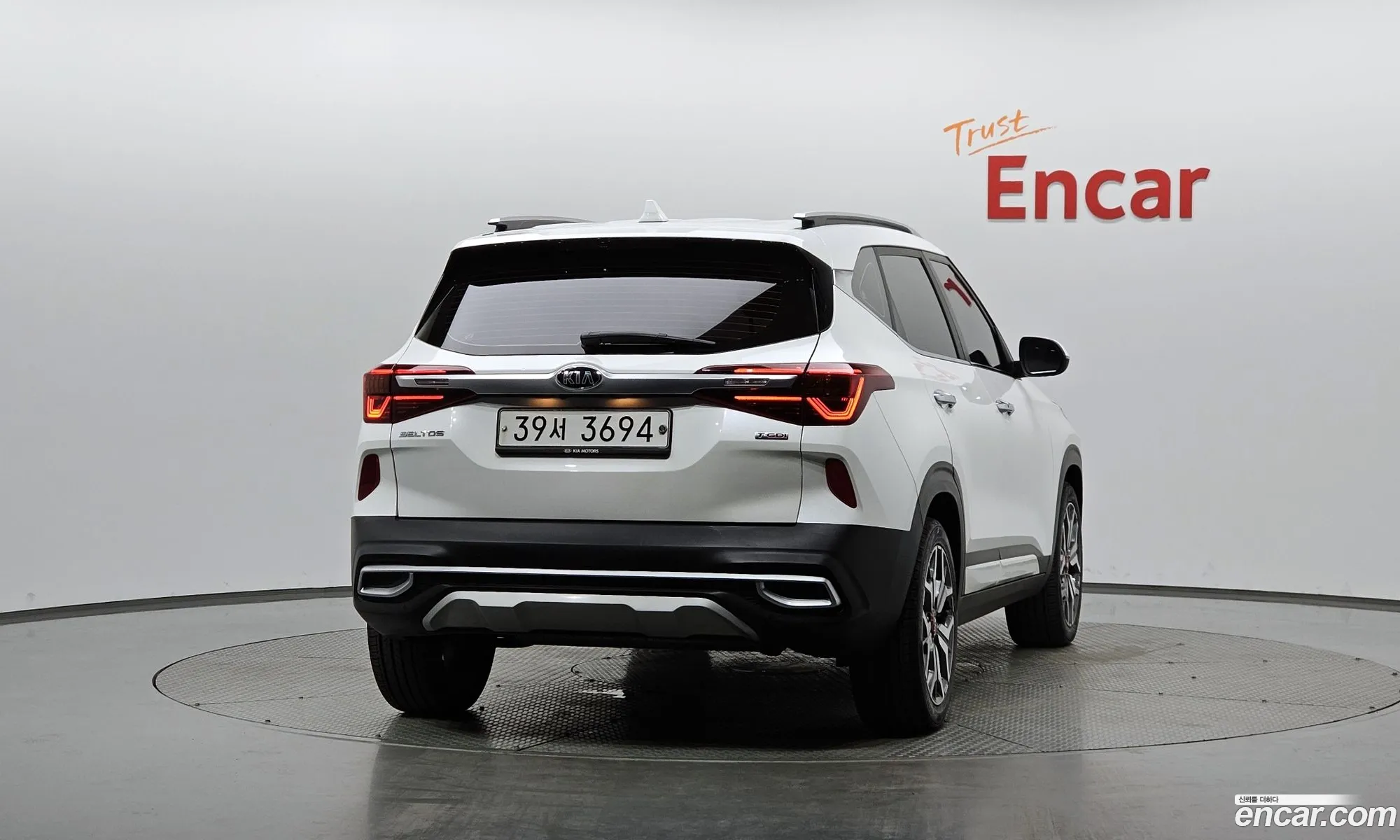 Kia Seltos 2019 KNAET812GLK003976 — 32