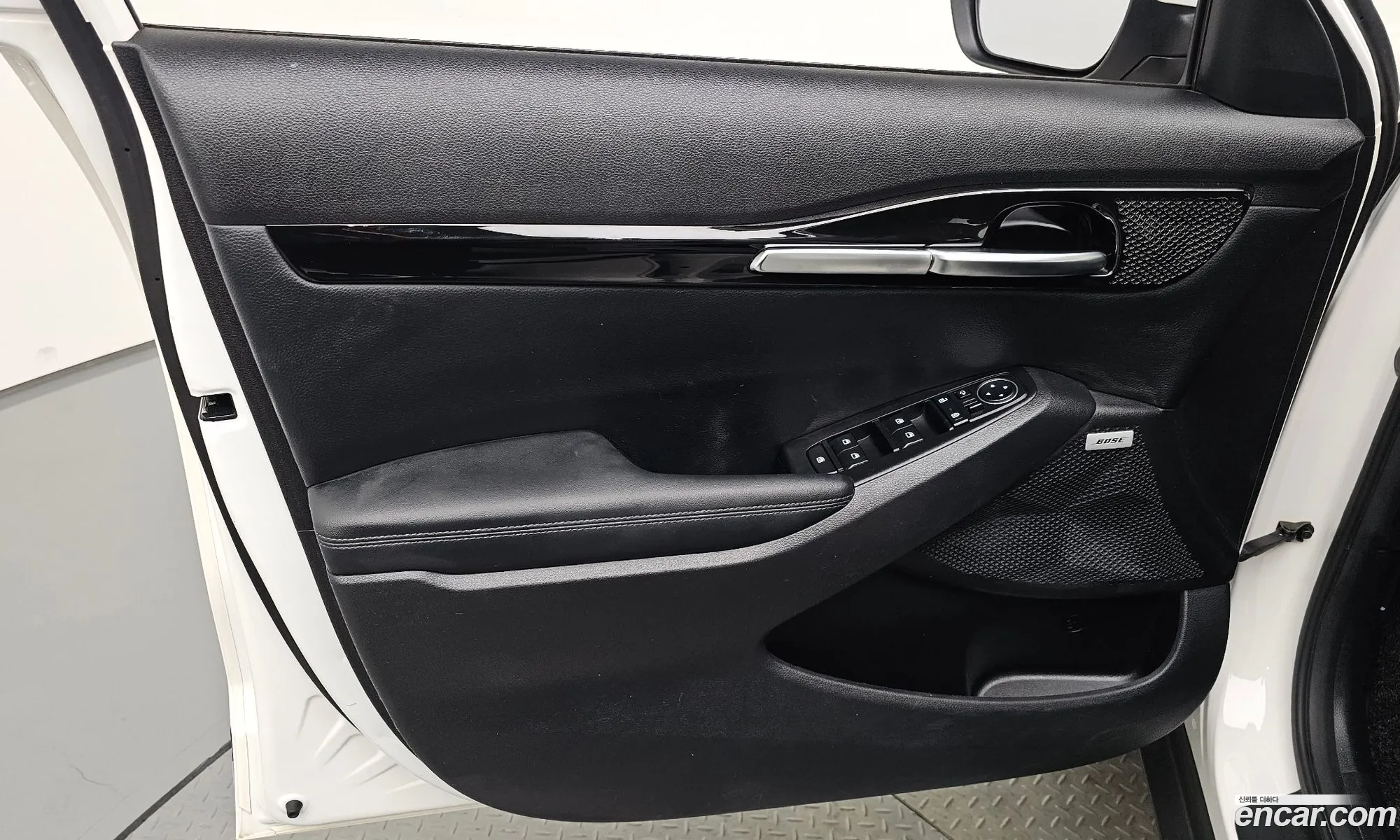 Kia Seltos 2019 KNAET812GLK003976 — 25