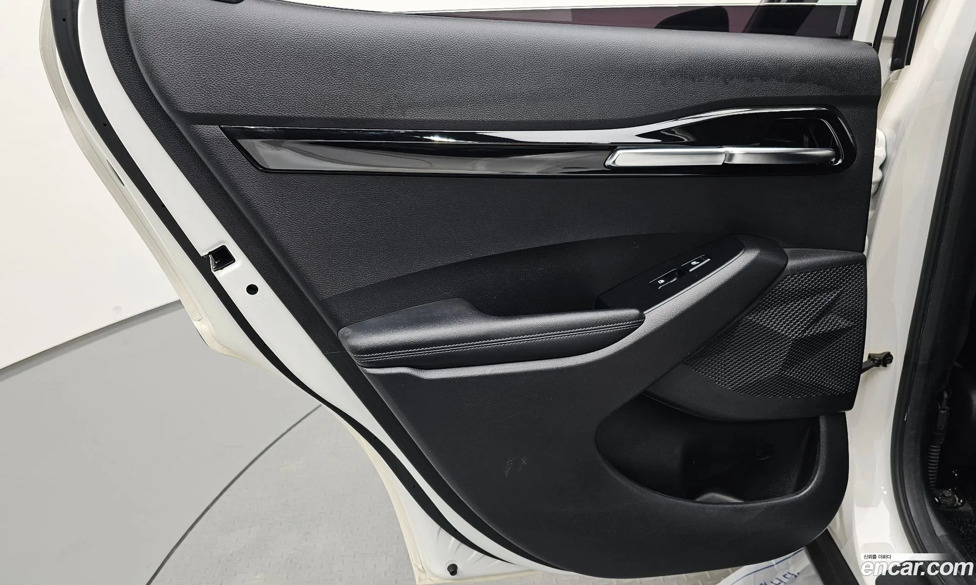 Kia Seltos 2019 KNAET812GLK003976 — 5