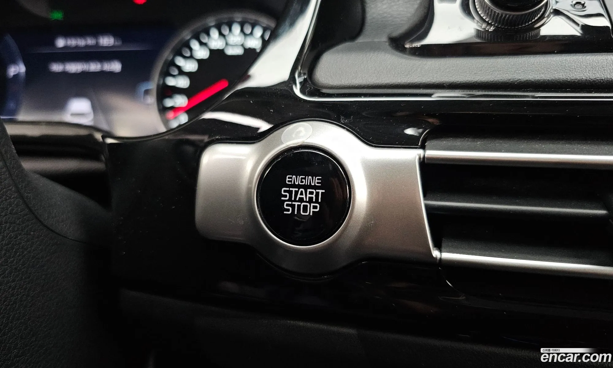 Kia Seltos 2019 KNAET812GLK003976 — 13