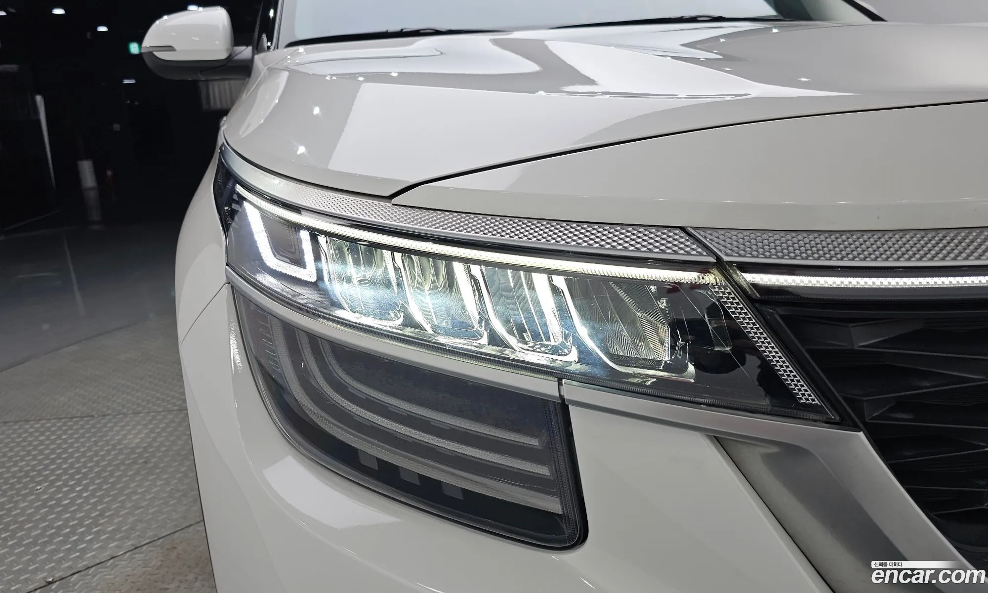Kia Seltos 2019 KNAET812GLK003976 — 28