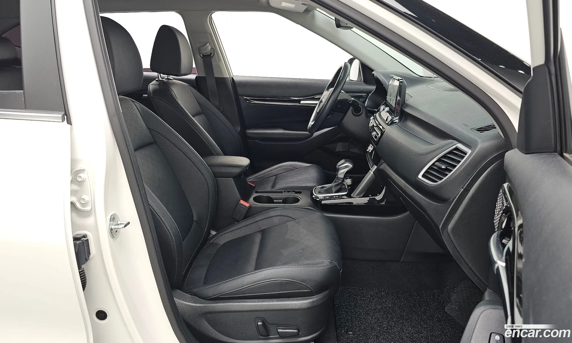 Kia Seltos 2019 KNAET812GLK003976 — 31