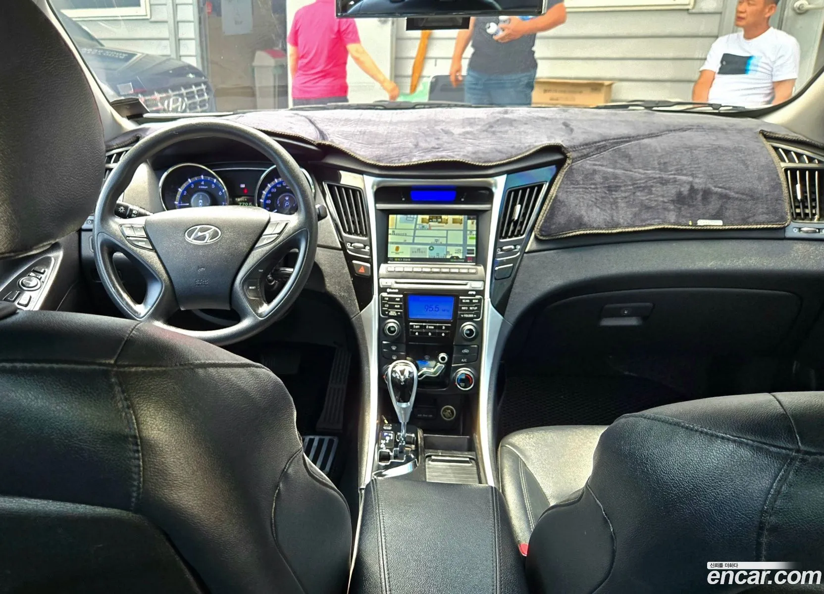 Hyundai YF Sonata 2010 — 2
