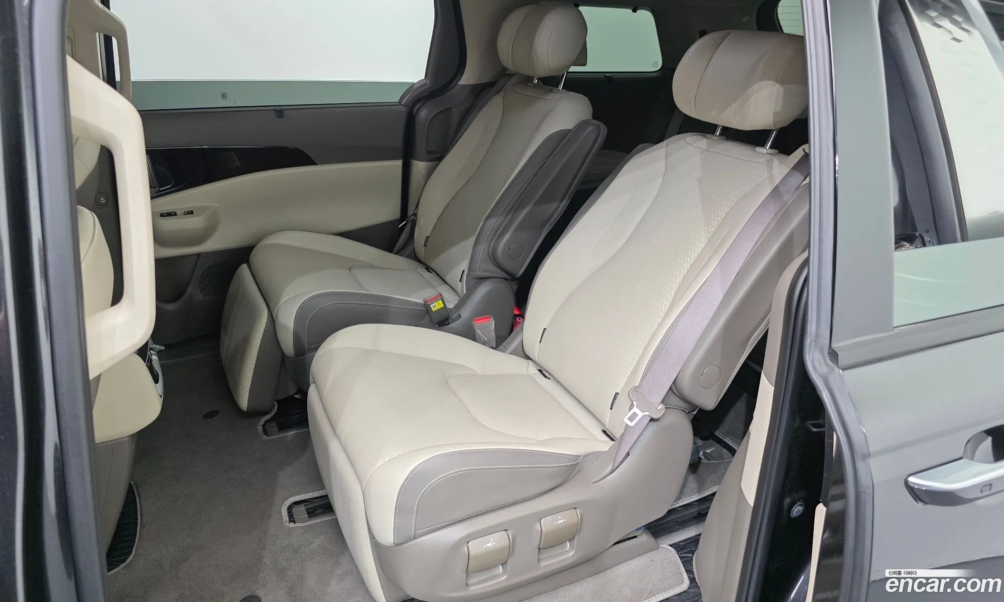 Kia Carnival 2024 KNANE81BBRS417296 — 21