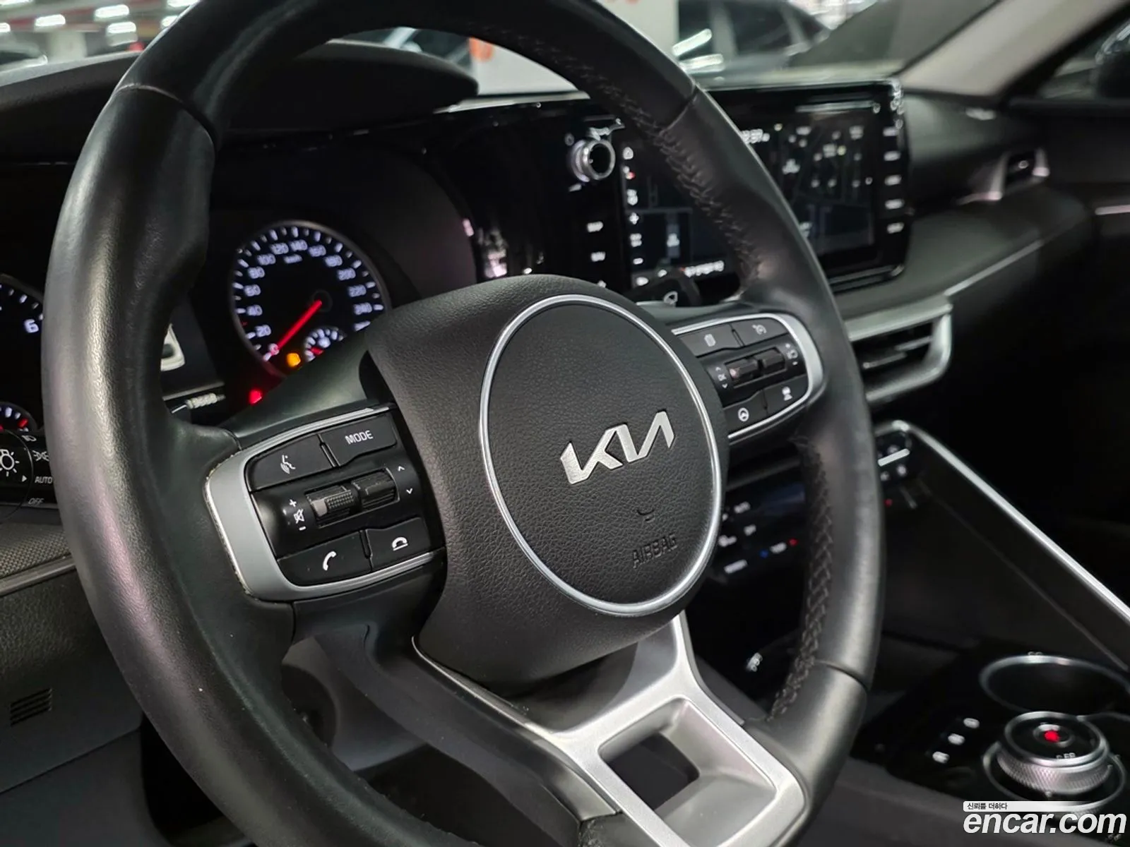 Kia K5 2023 — 16
