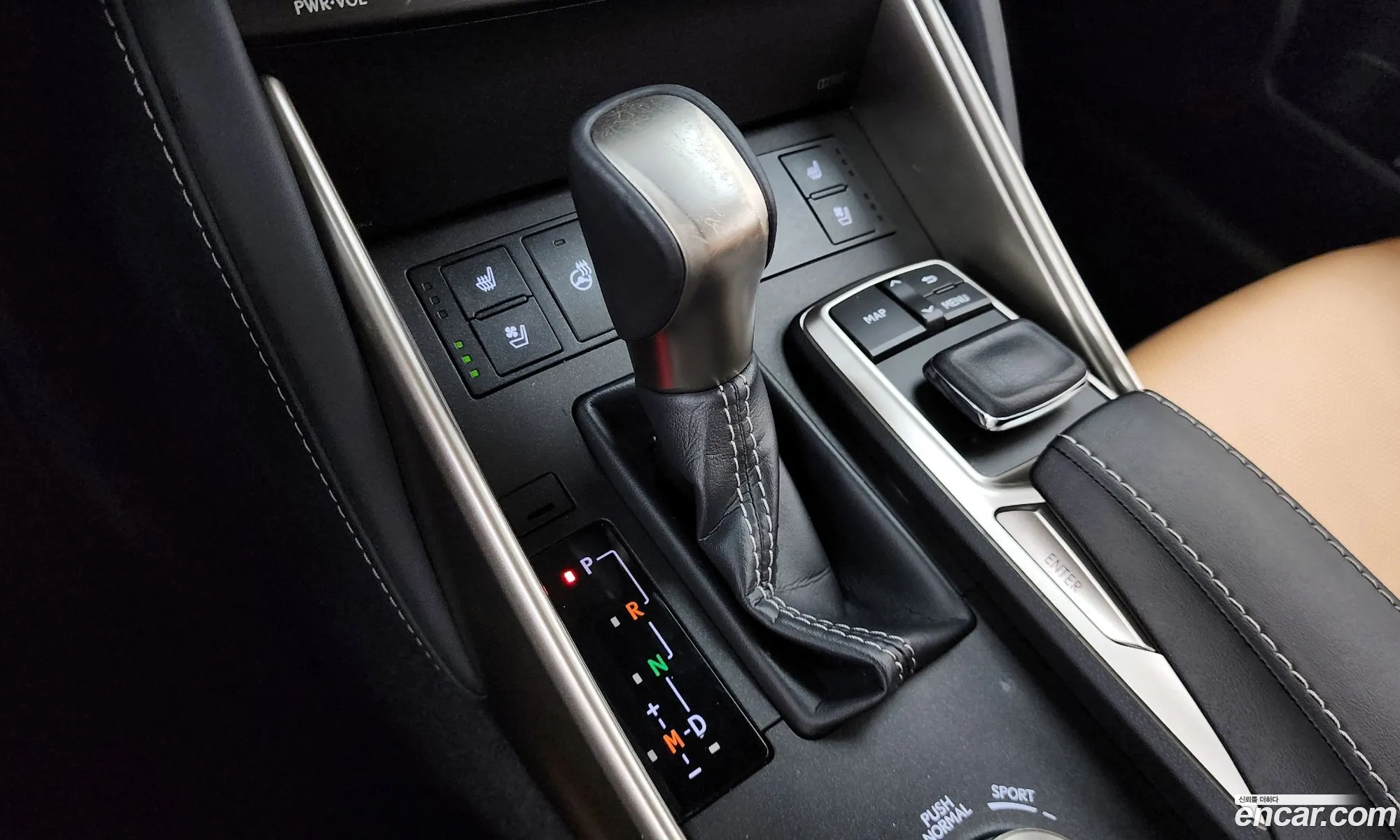 Lexus IS300 2019 JTHBA5D22K5094949 — 10