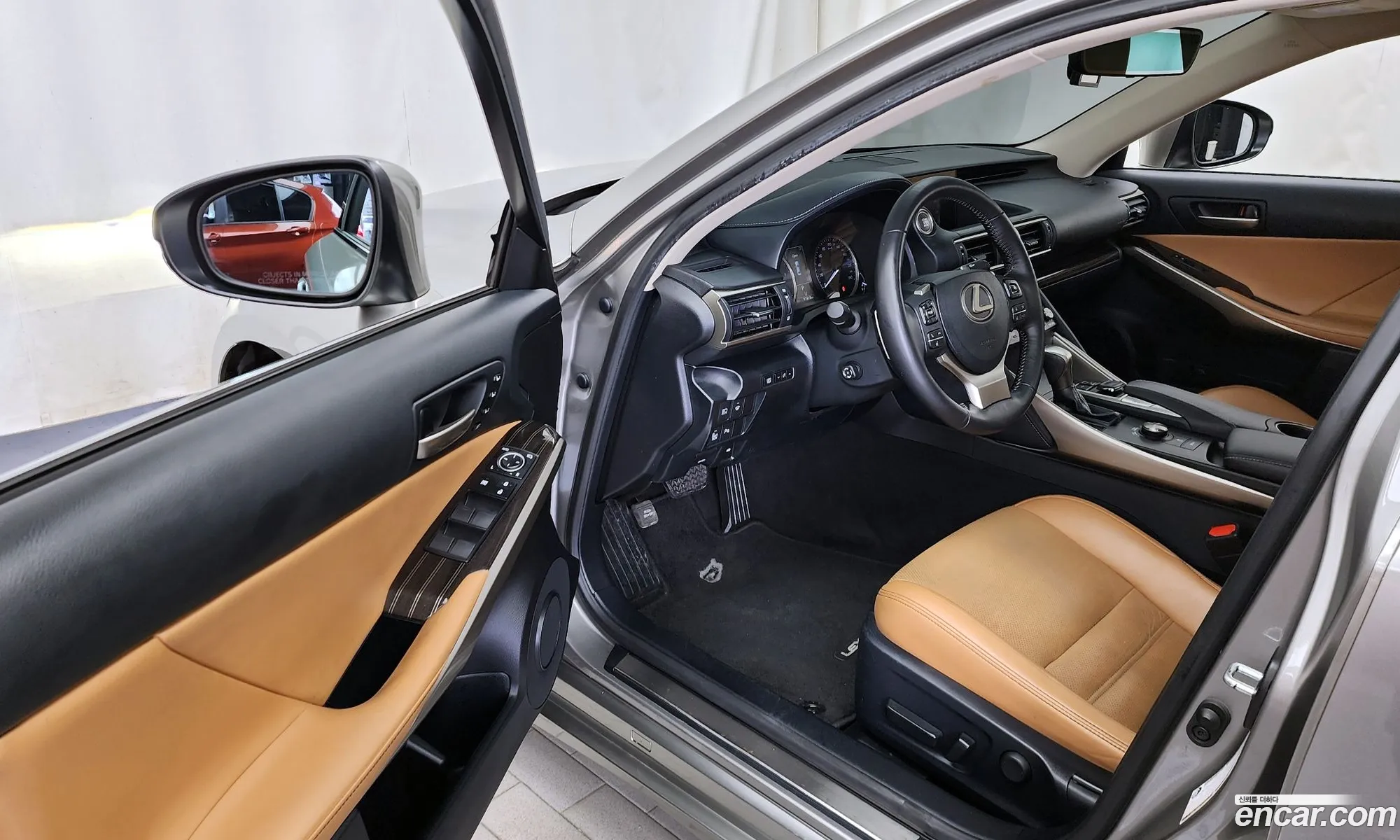 Lexus IS300 2019 JTHBA5D22K5094949 — 4