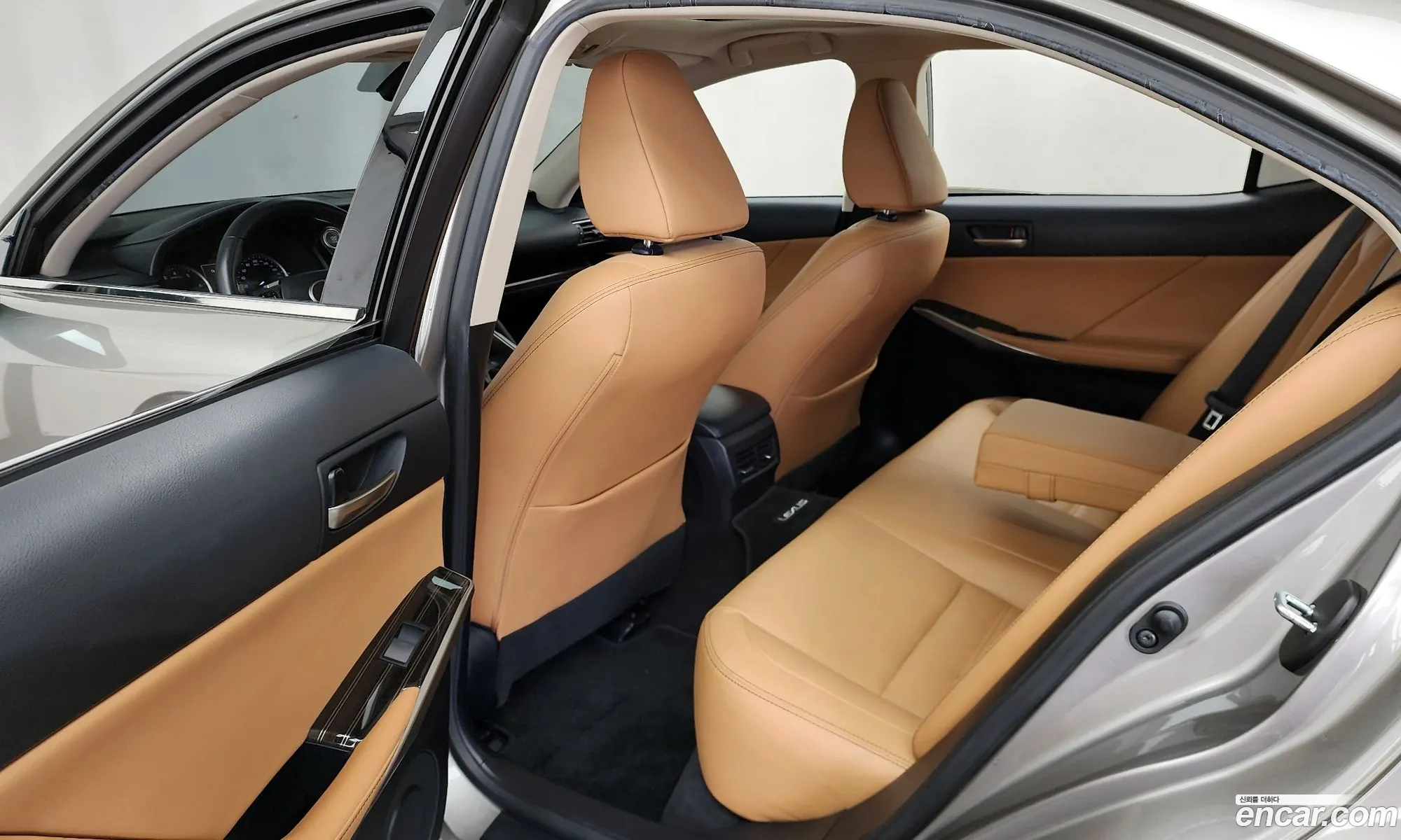Lexus IS300 2019 JTHBA5D22K5094949 — 12